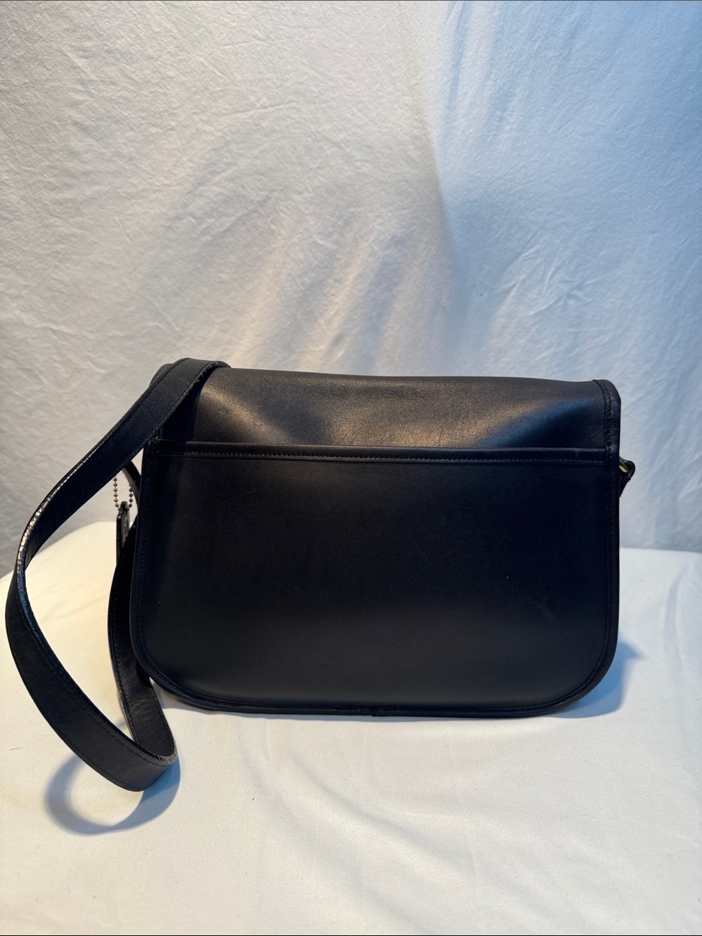 Coach Vintage Black Leather Crossbody with Gold Turnlock 9790 - Picture 4 of 16